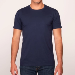 Camiseta azul navi hombre con frase raspafiesta red recoleta curva