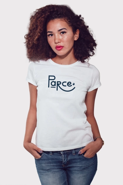 Camiseta colombiana blanca para mujer con frase parce