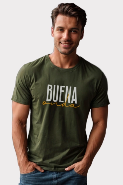 Camiseta colombiana verde militar para hombre con frase buena onda