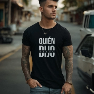 Camiseta colombiana para hombre con frase quién dijo miedo