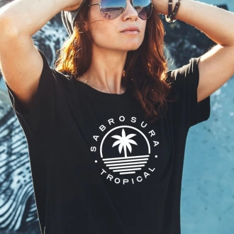 Camiseta negra mujer frase sabrosura tropical