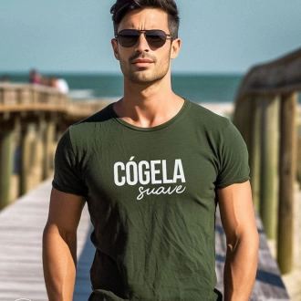Camiseta colombiana para hombre con frase cógela suave