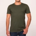 Camiseta verde militar hombre con frase let it flow yellow optician